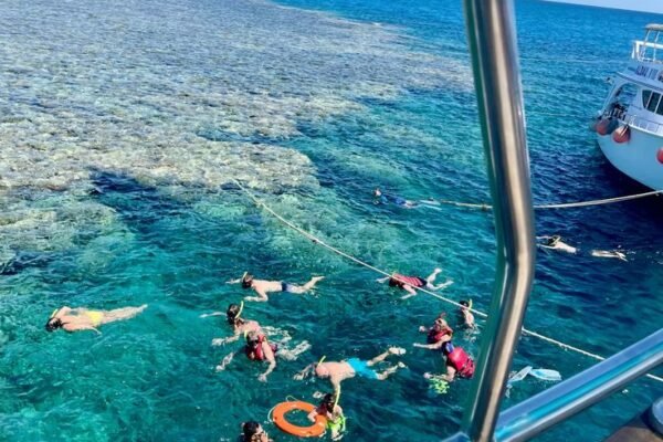 Hurghada: Panoramic Semi-Submarine Cruise with Snorkeling