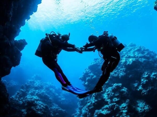 Hurghada: Semi-Submarine Boat Tour w/ Snorkeling & Transfer